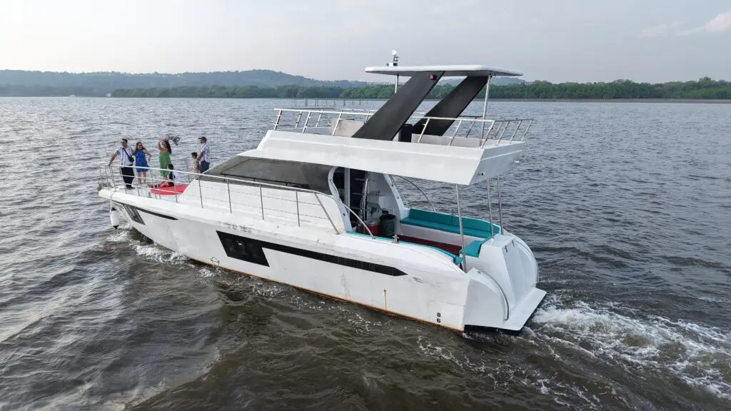 luxury yacht in goa 